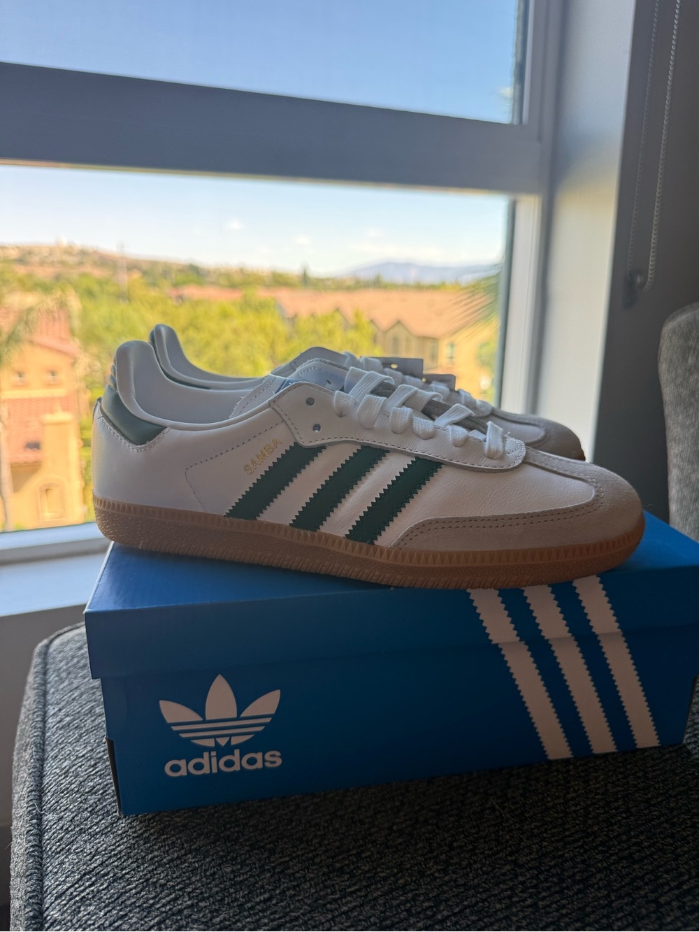 Adidas samba unisex sneakers (white with green stripes) women’s 7 or men’s 6
